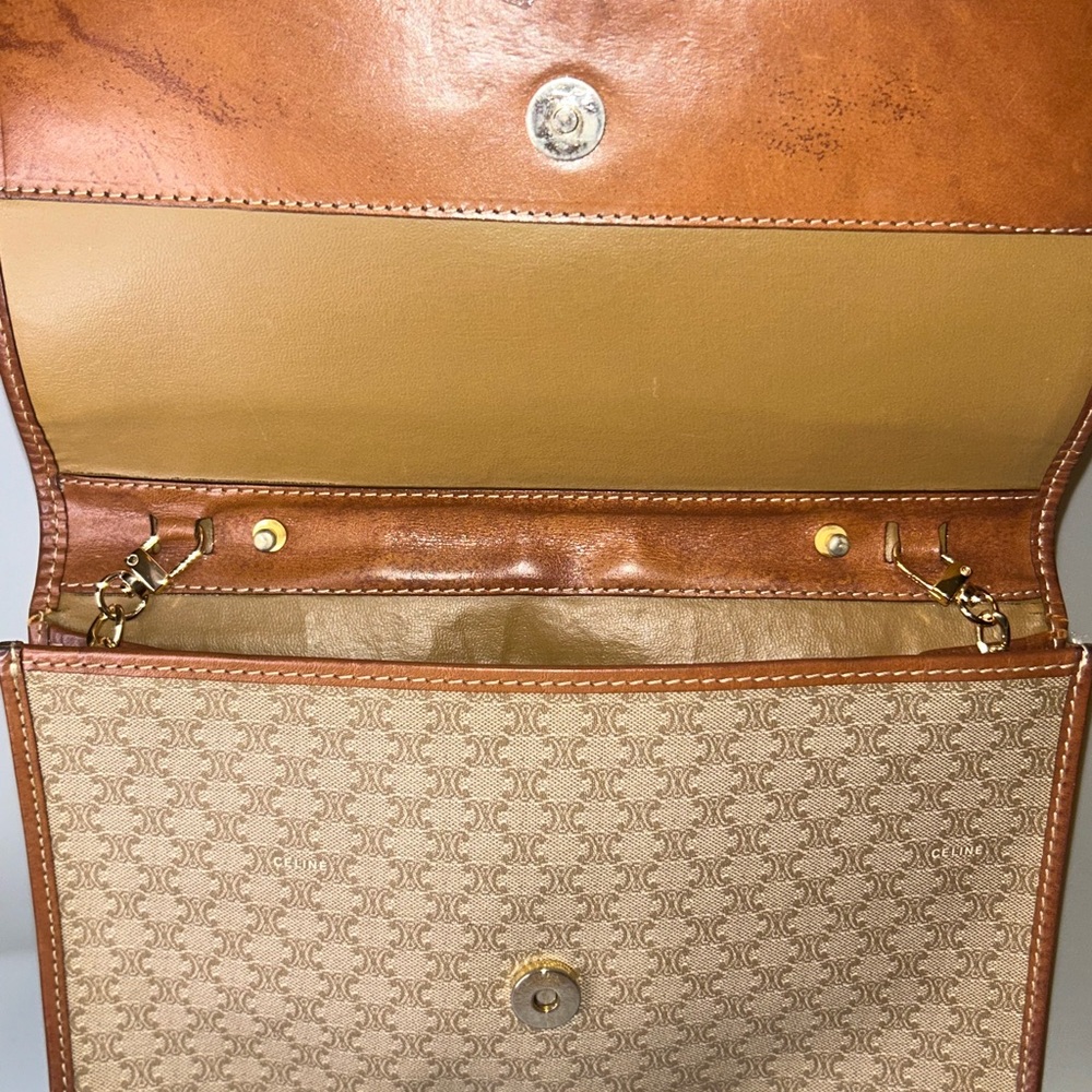 Pre loved Celine Macadam vinyl portfolio crossbody bag - Picture 3 of 15